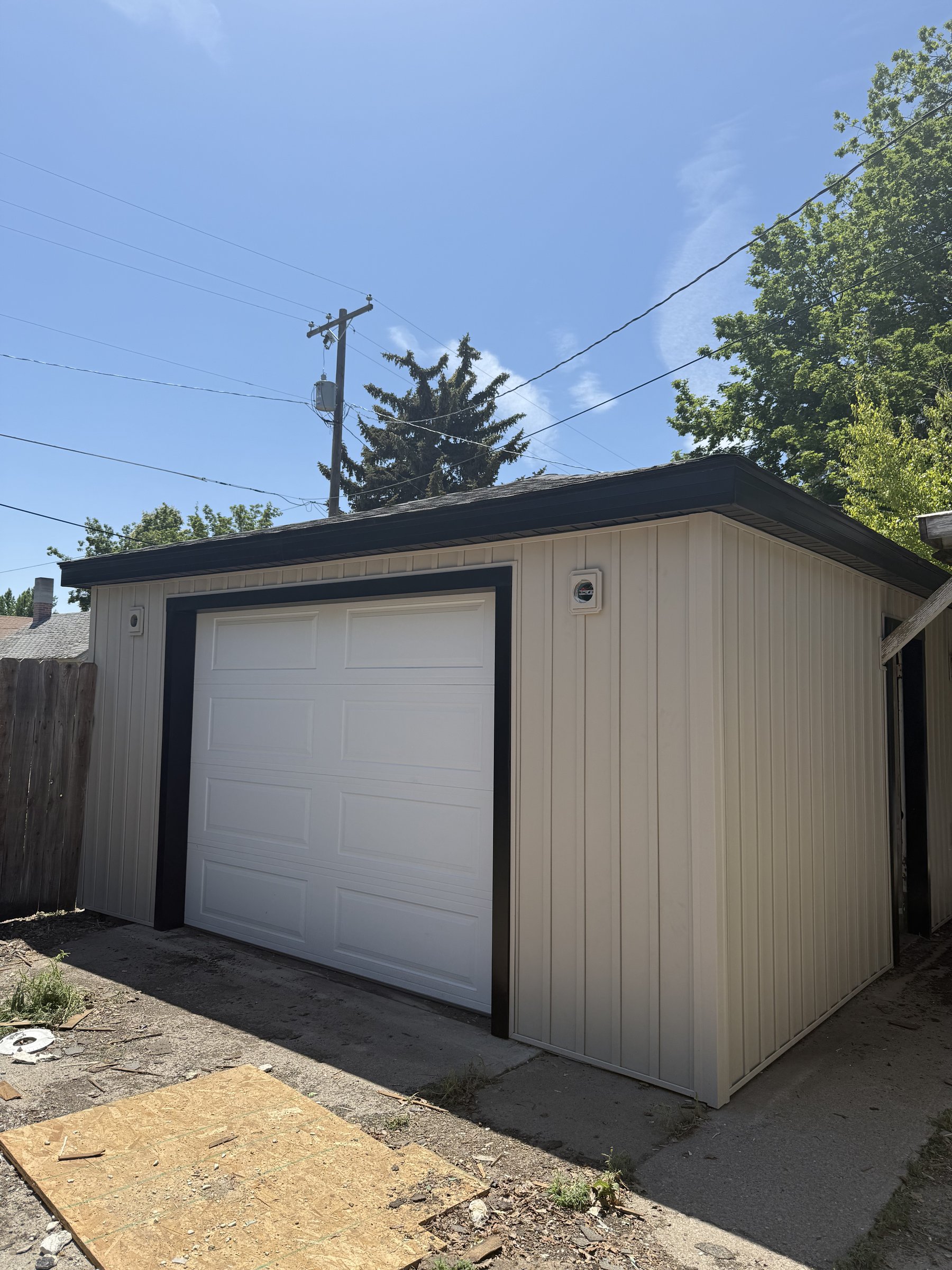 Residential roof replacement on Idaho home